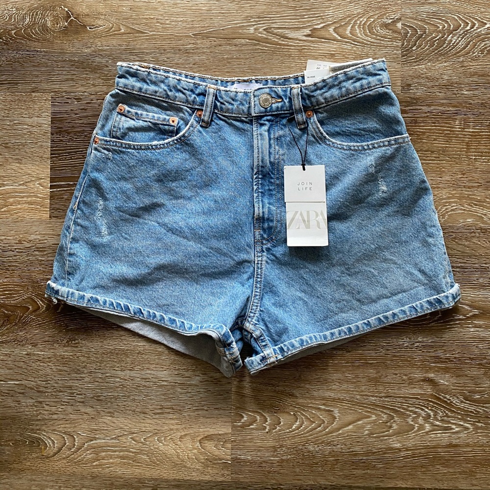New Zara Distressed Blue Jean Hi Rise Shorts!